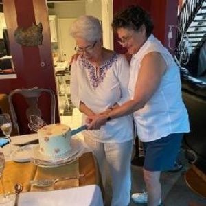 Meet your Posher, Debbie